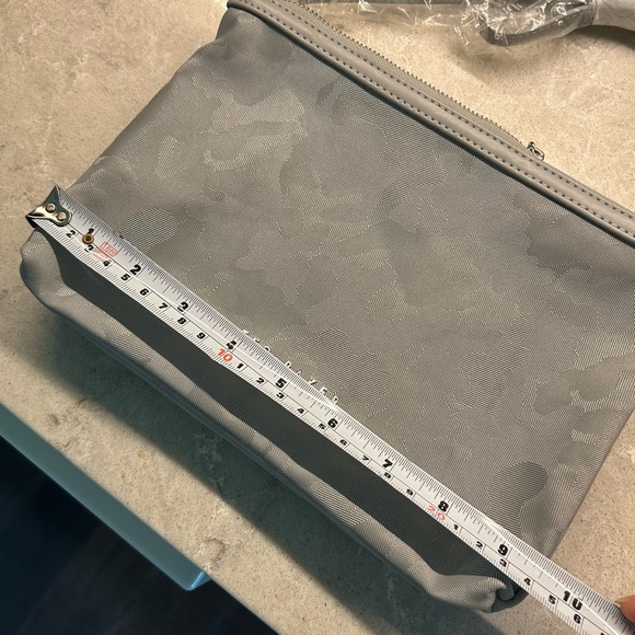 BNWT Ted baker limited edition silver camo reflective cross body bag - Picture 5 of 5